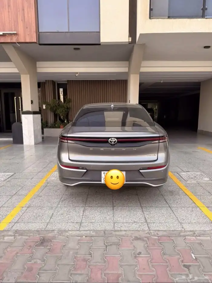 تويوتا كراون 2023 لون رمادي 15