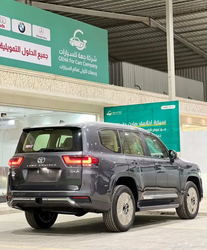 لاندكروزر GXR3 بنزين 2025 6