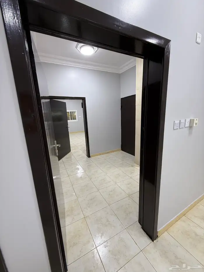 للايجار دور ارضي مستقل في حي النسيم بخميس مشيط 6