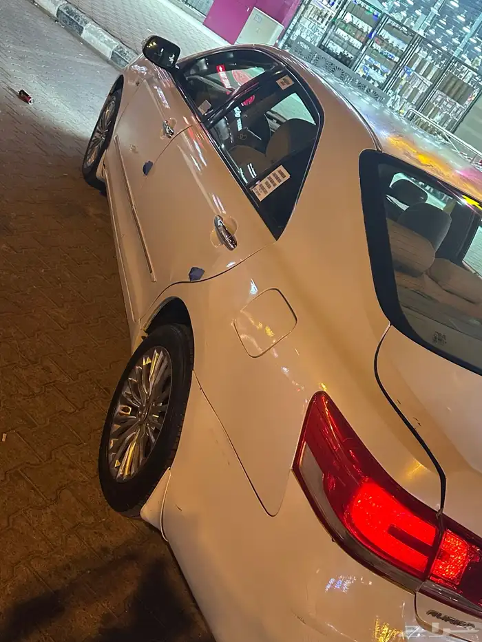 اعرض لكم اريون نص فل السياره مكينه وقير شواصي وكاله شرط 0