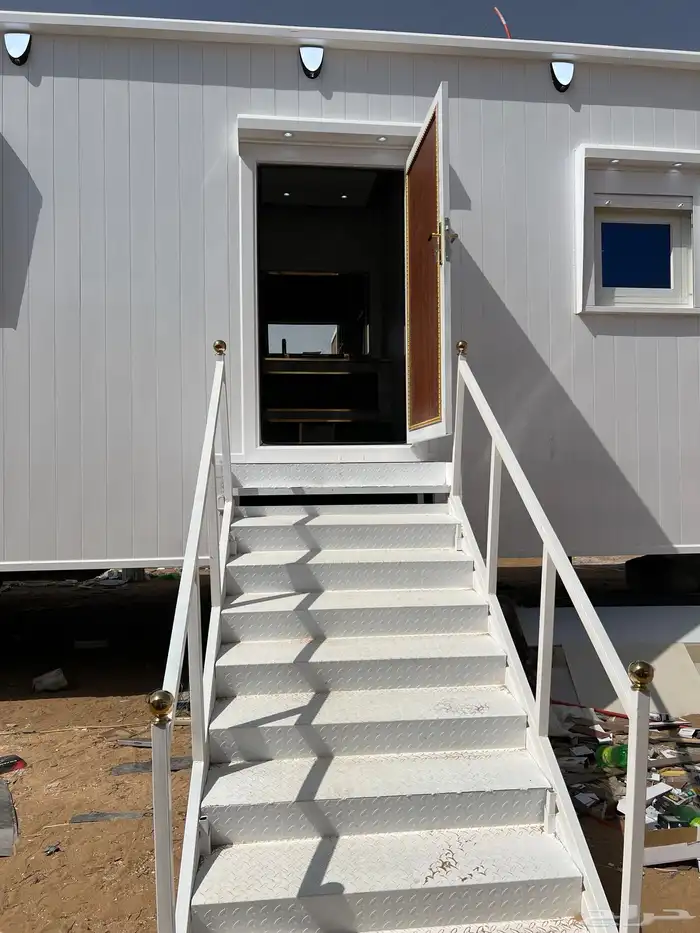 كرفان ملكي جديده الطول 22 متر عرض 4 ونص 4