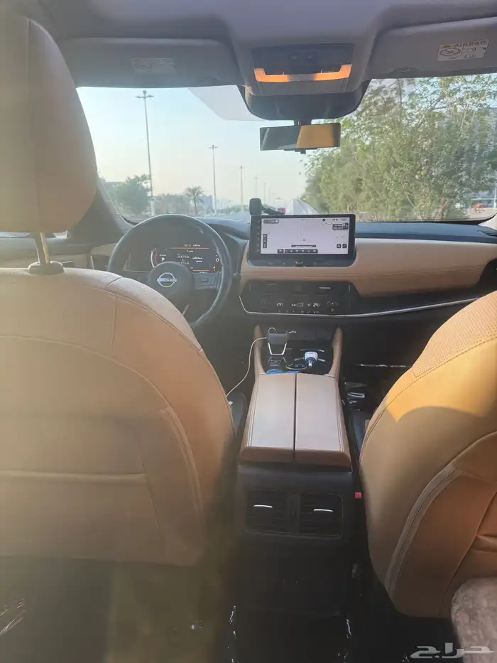 نيسان إكس تريل فل كامل سقف اسود جلد جملي 25