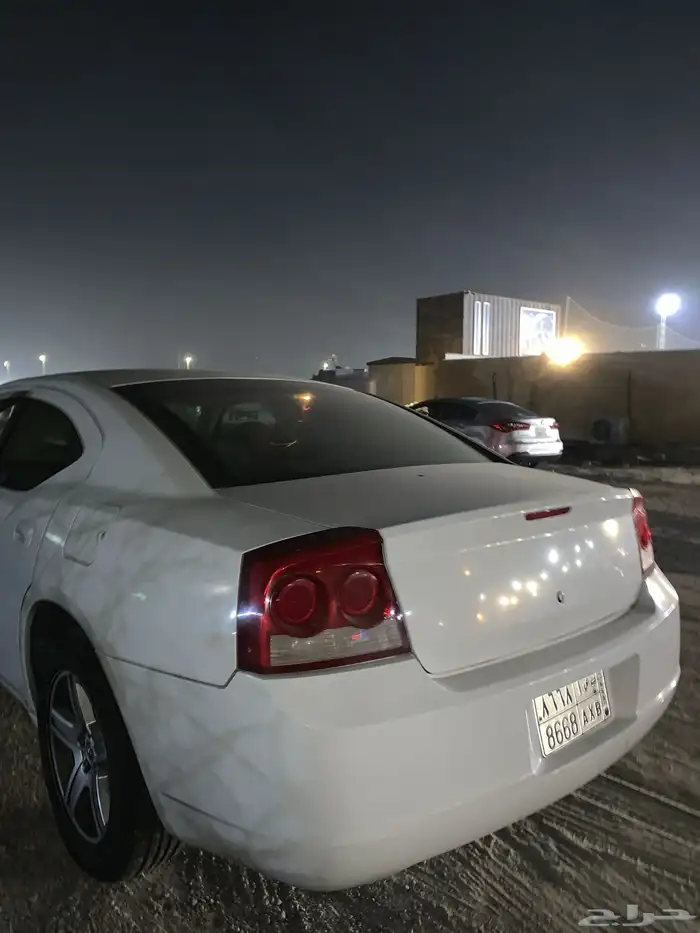 دودج تشارجر ستاندر 6 سلندر 2010 1