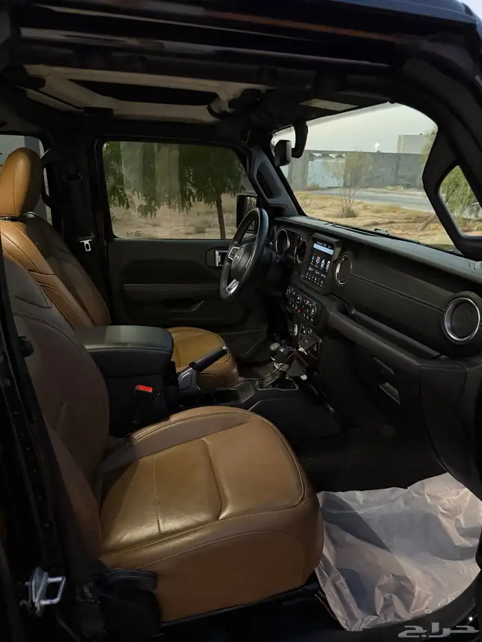 جييب رانجلر صحارى 2021 ( نظييف) V6 14