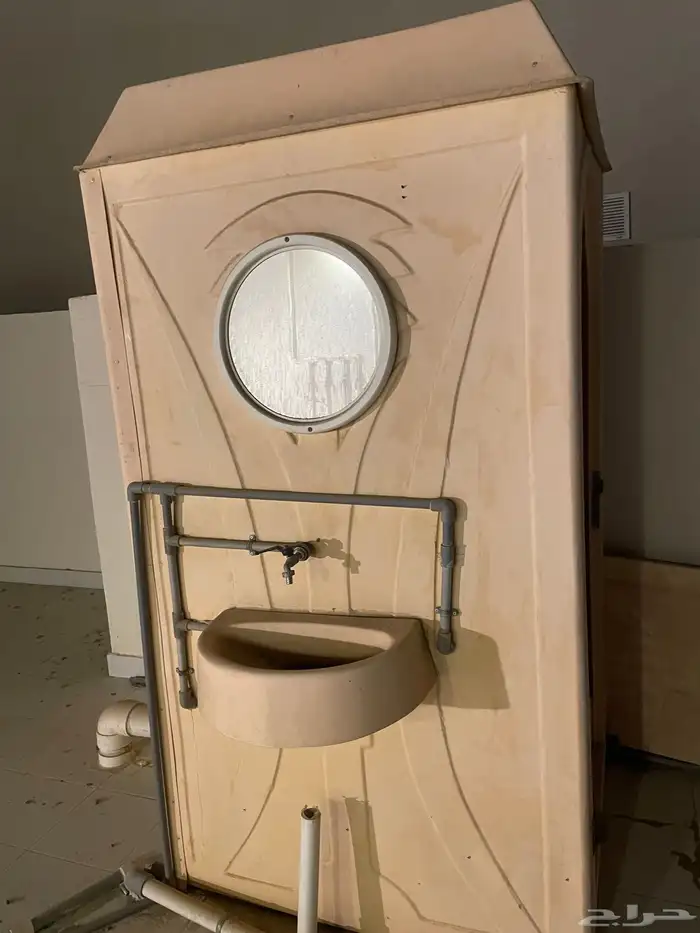 حمام فيبر الباب فقط يبغى له تركيب وشد البيع مع التوصيل 0