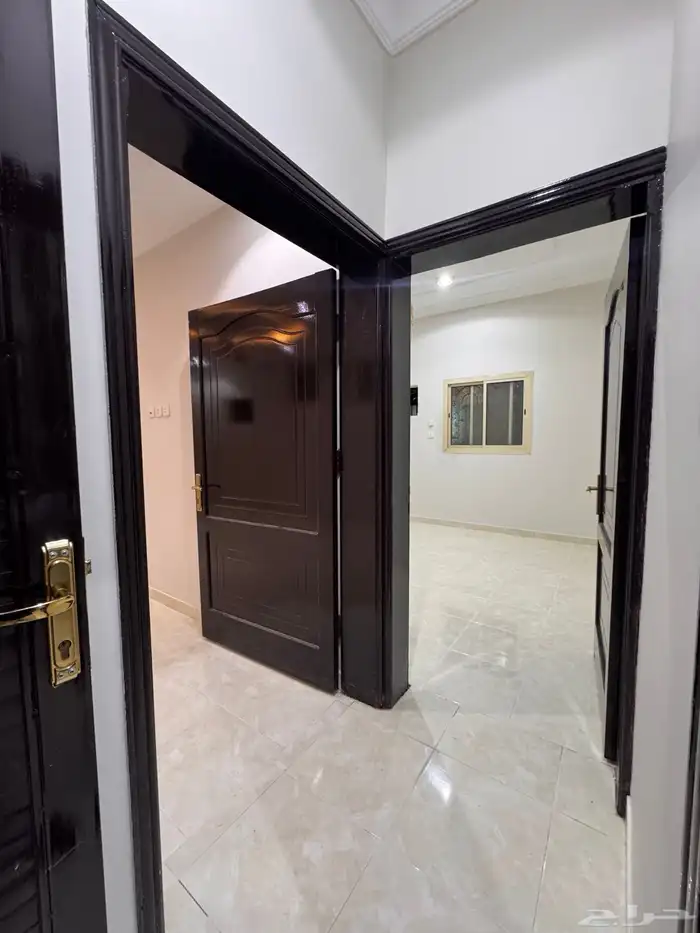 شقه ارضيه خلفيه حي البوادي السعر 380 الف 4