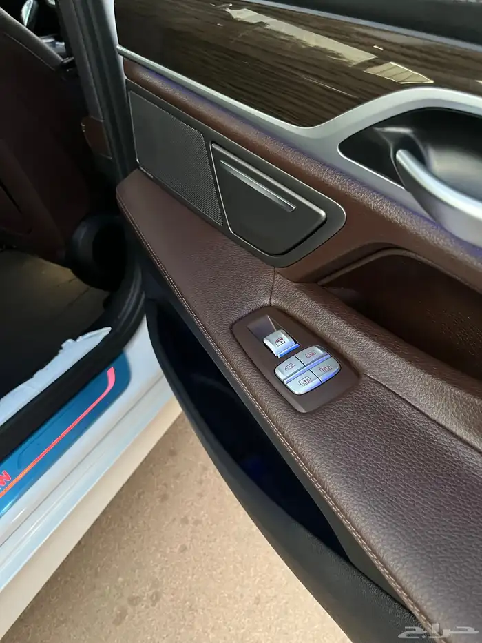 بي ام دبليو 730 2020 37