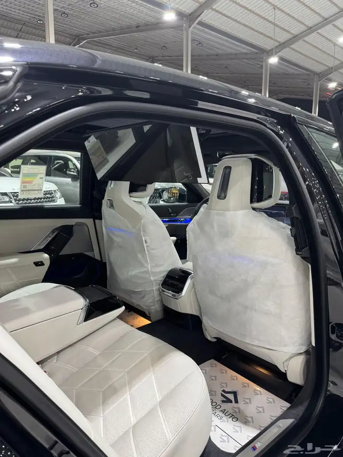 BMW 735i 2026 black ضمان وصيانة M kit بطاقة فاتوره 9