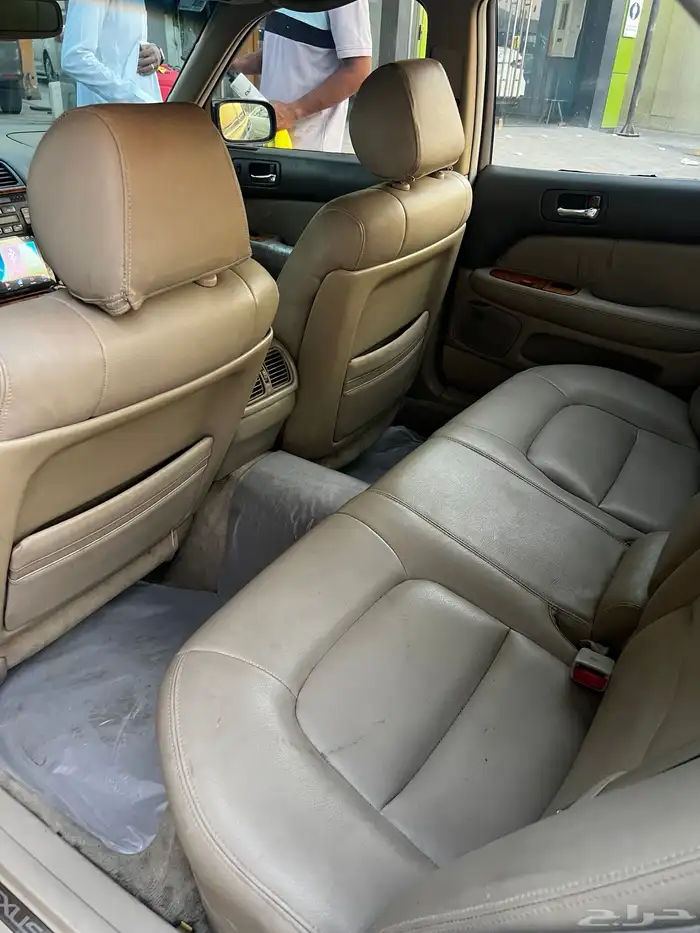 لكزس 400 اقبل بدل 9