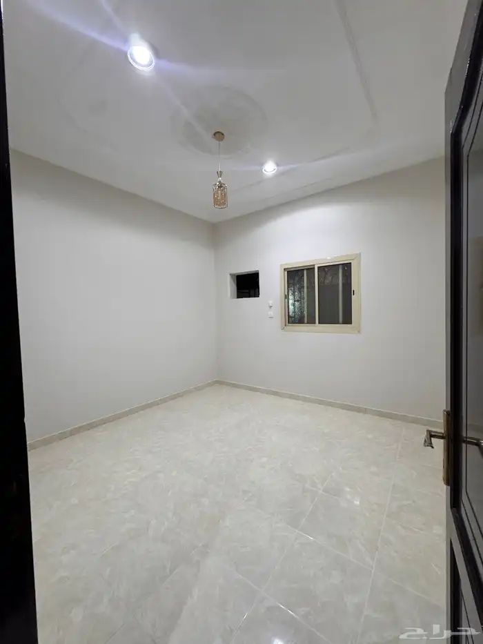 شقه ارضيه خلفيه حي البوادي السعر 380 الف 5