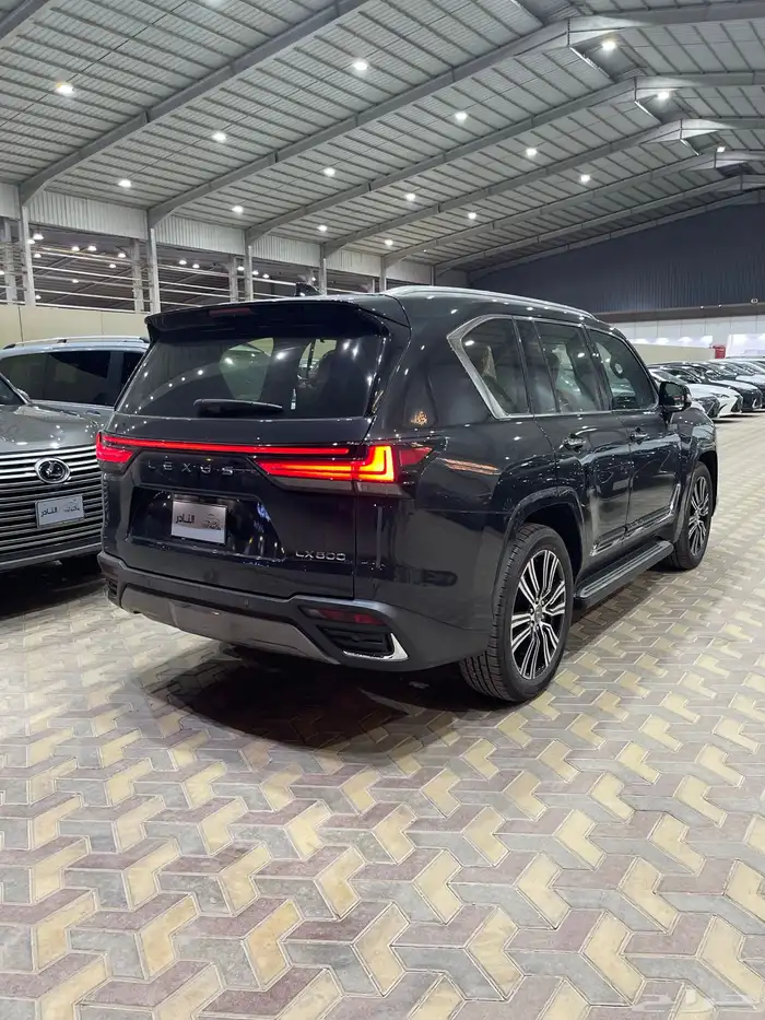 لكزس Lx BB سعودي عدةالوان بطاقه كاش اقساط 16