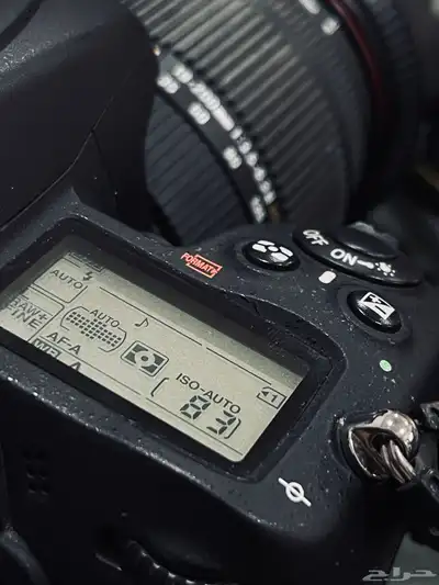 للبيع كاميرا نيكون D7000 مع عدسة سيقما 18-200 index