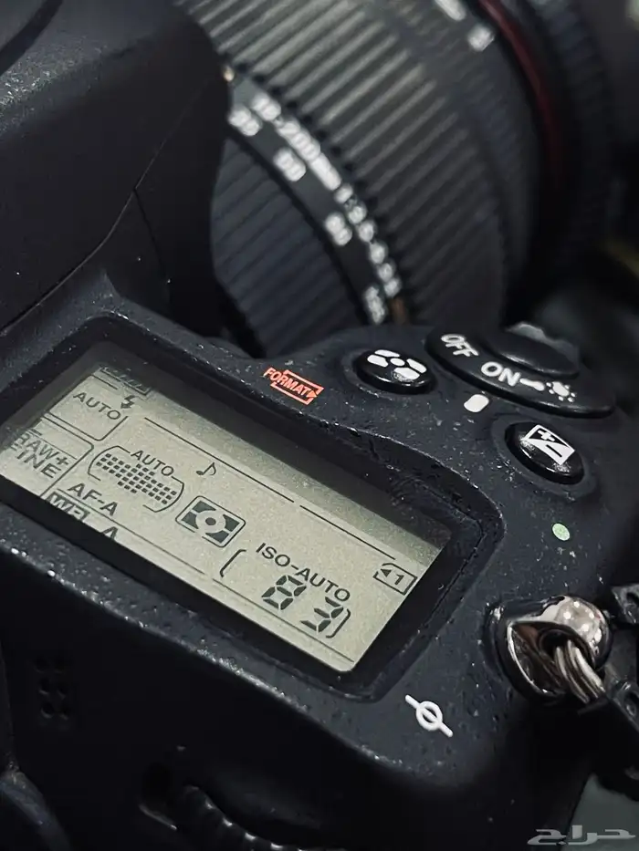 للبيع كاميرا نيكون D7000 مع عدسة سيقما 18-200 3