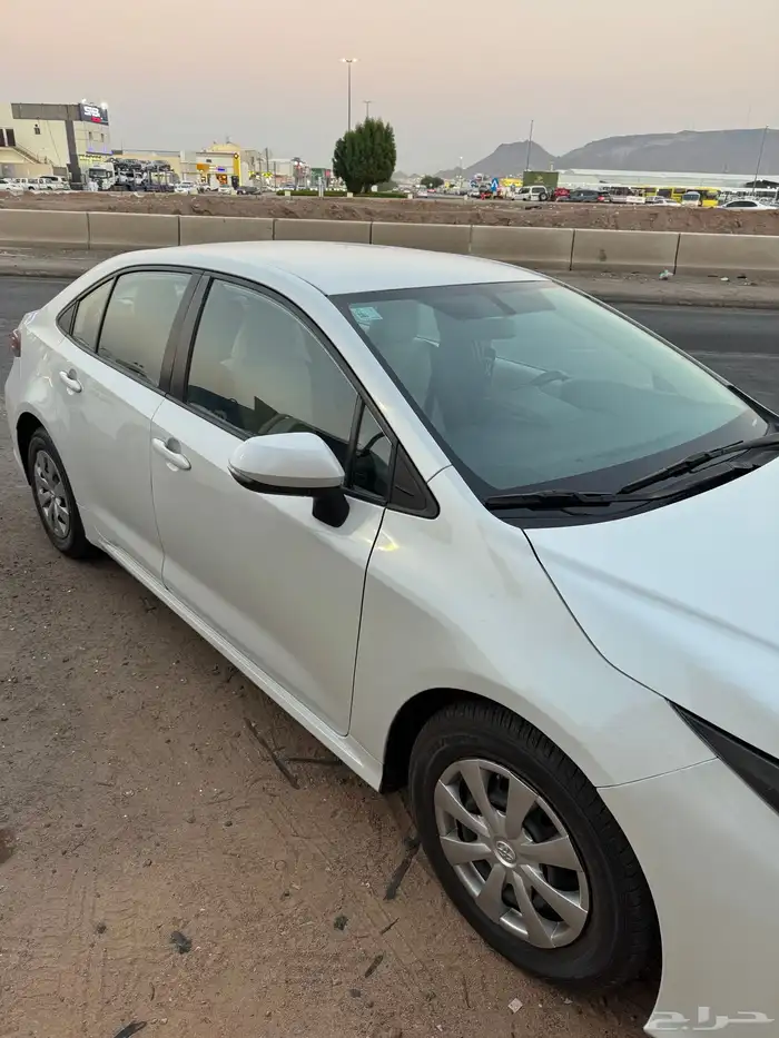 للبيع سياره كورولا مديل 2022 3