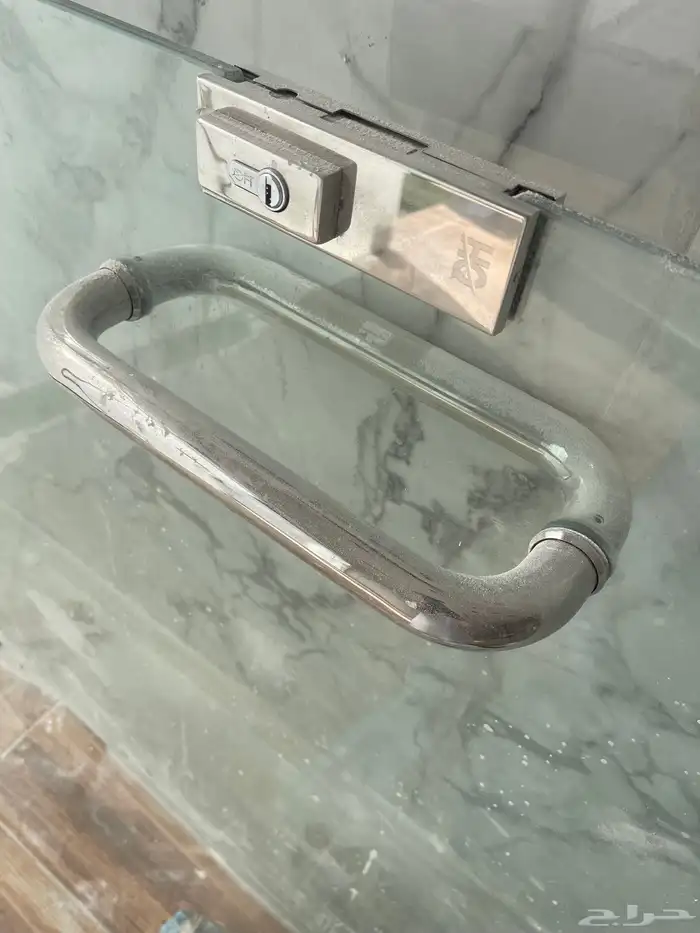 باب زجاج نظيف مره اخو الجديد 1