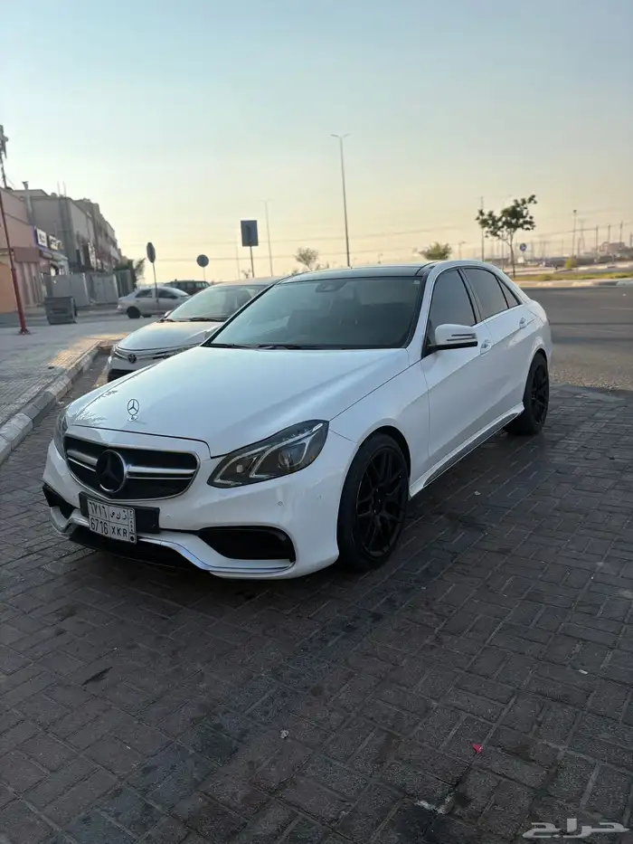 مرسيدس E300 1