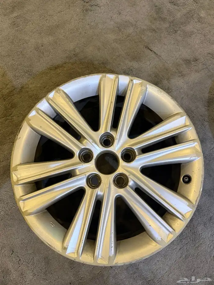 جنوط مستعملة لكزسes350 موديل 2014 ا 3