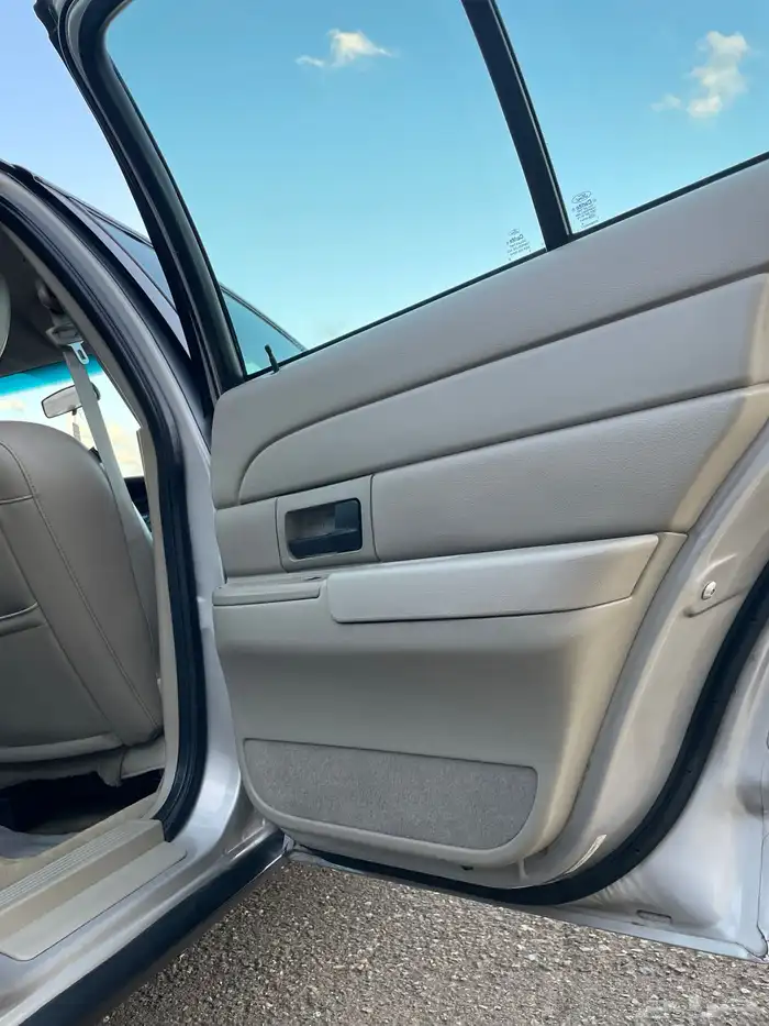 فورد فكتوريا 11 بودي ومحركات بلد 77