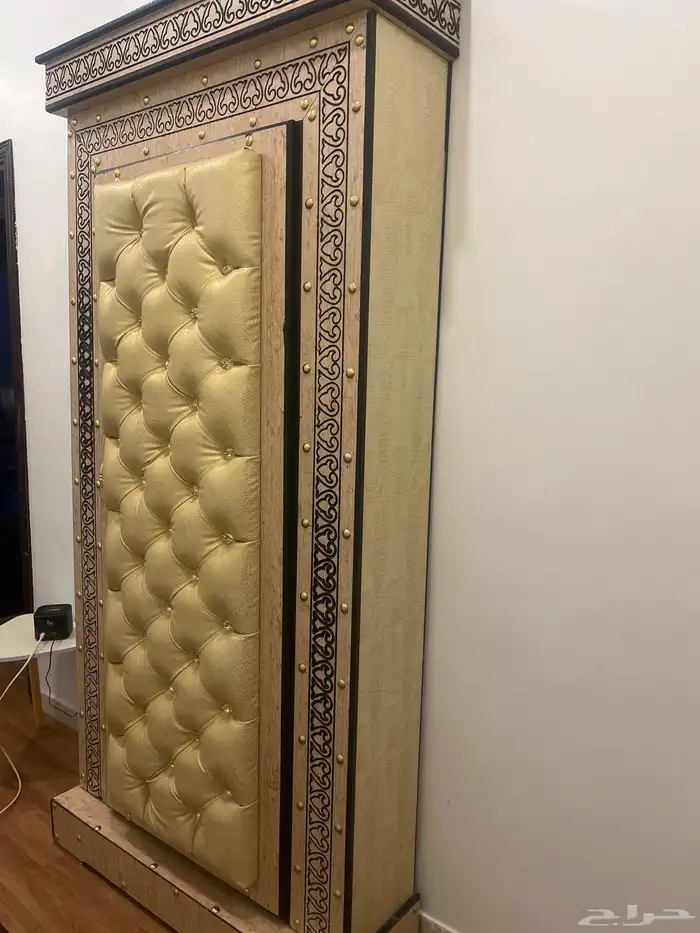 دولاب الملابس عبايات 2