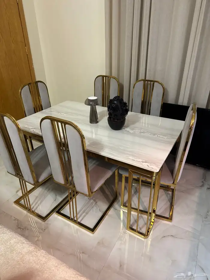 طاوله طعام   مع مدخل   وطاوله قهوه خشبي مع قطعتين جانبيه 0