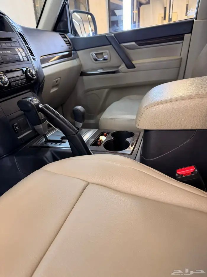 للبيع جيب باجيرو 2015 25