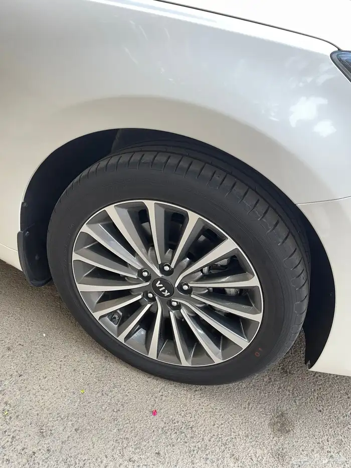 كيا كادينزا 2018 شبه الاصفار 13