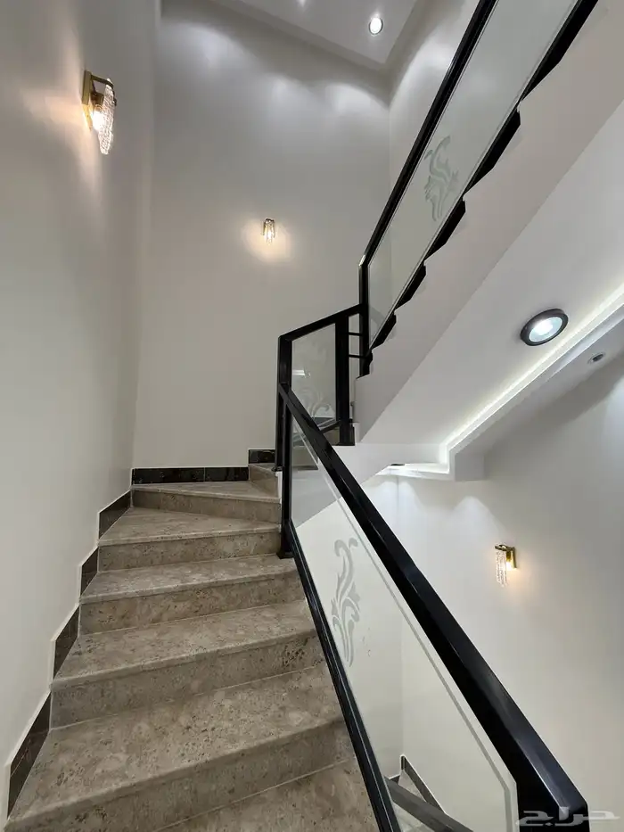 للبيع ارواف ارضيه وعلويه بحوش وسطح خاص الزهور المحاله ابها 22