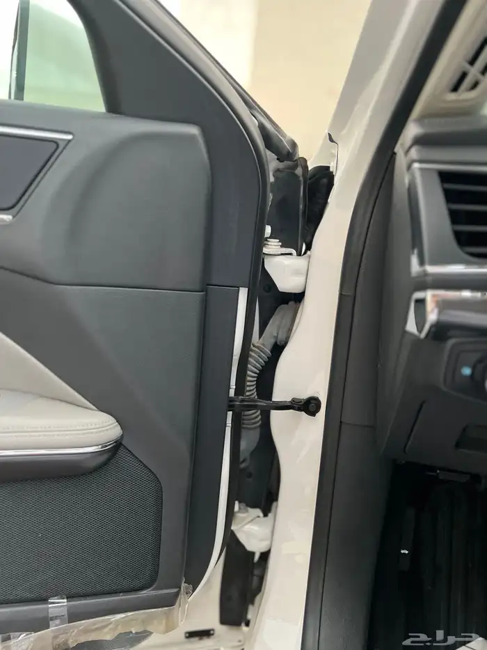 فورس تورس 2022 ابيض مخزن 41