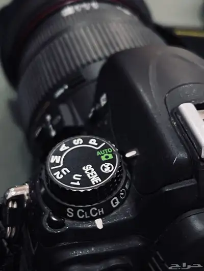 للبيع كاميرا نيكون D7000 مع عدسة سيقما 18-200 index