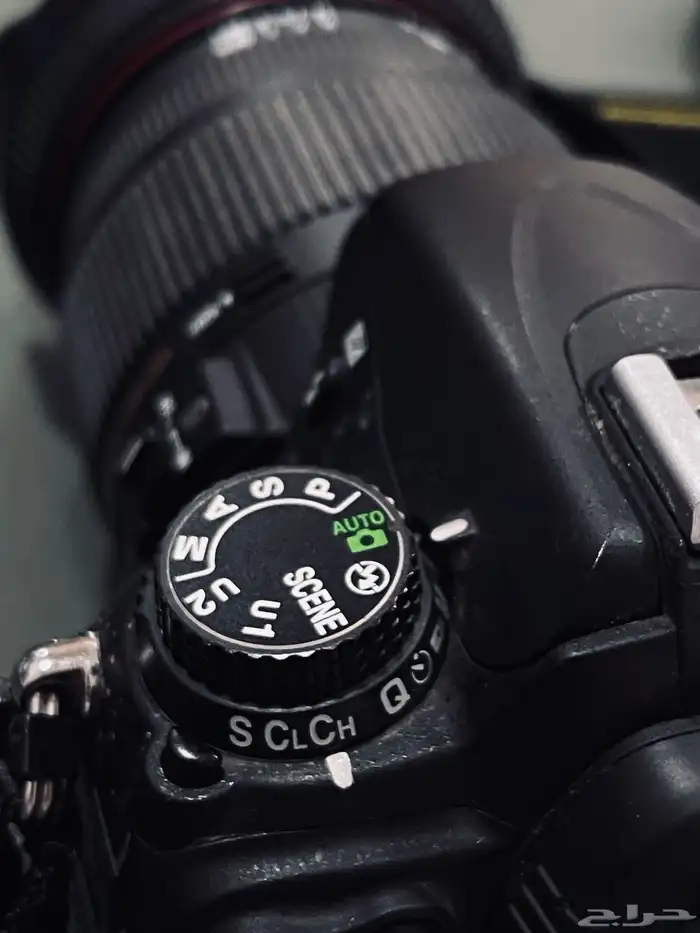 للبيع كاميرا نيكون D7000 مع عدسة سيقما 18-200 8