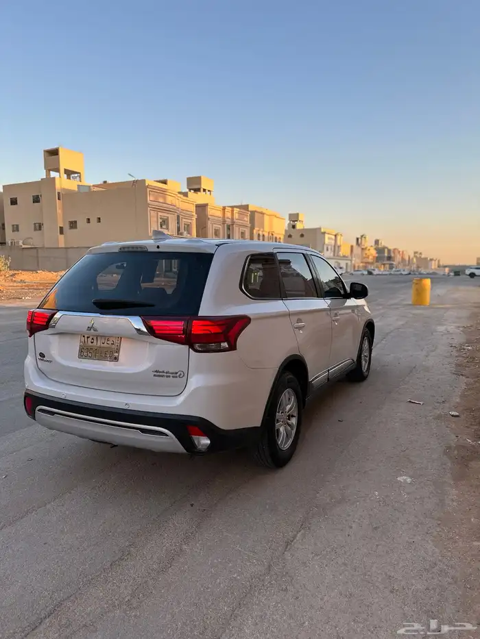 مستبيشى اوتنلاندر 2019 5