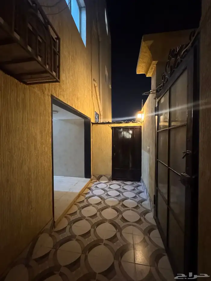 شقه ارضيه خلفيه حي البوادي السعر 380 الف 0