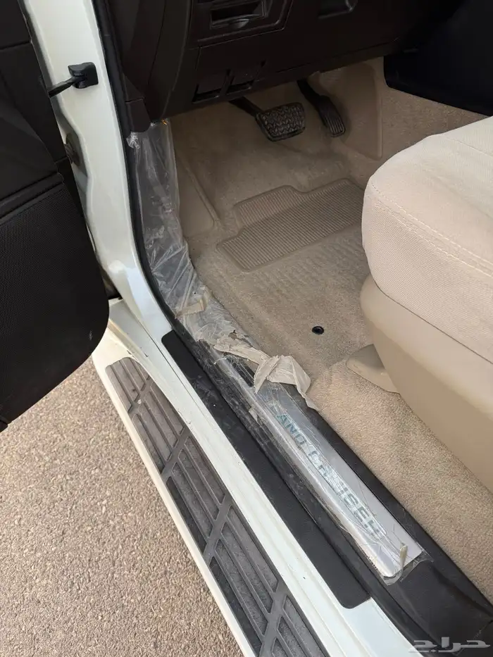 جيب لاندكروزر 2011((مخزن )) 41