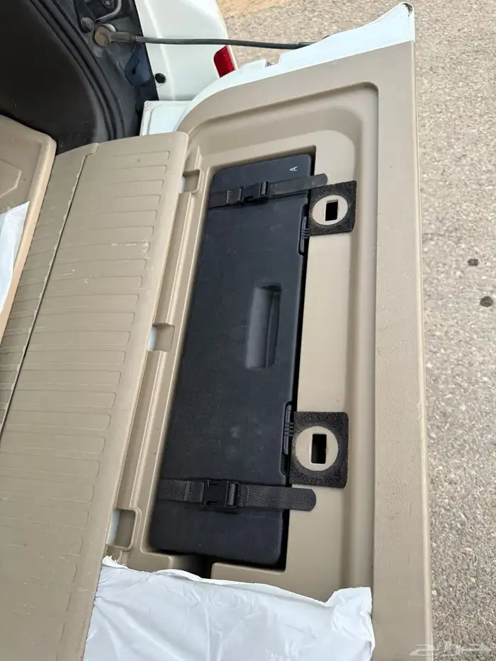 جيب لاندكروزر 2011((مخزن )) 30