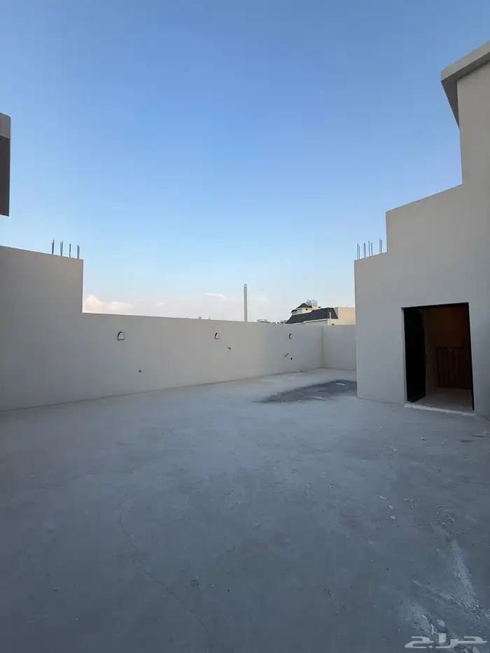 للبيع روف علوي 9 غرف سعر 750 الف قرب ضمك وكوبري باحص 23