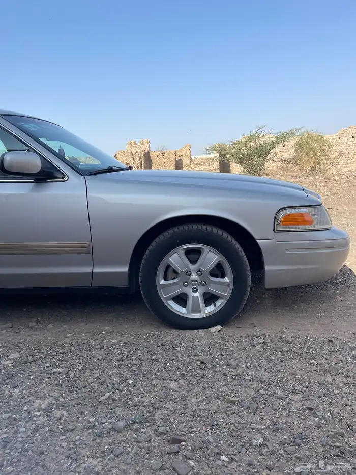 فورد فكتوريا 11 بودي ومحركات بلد 4