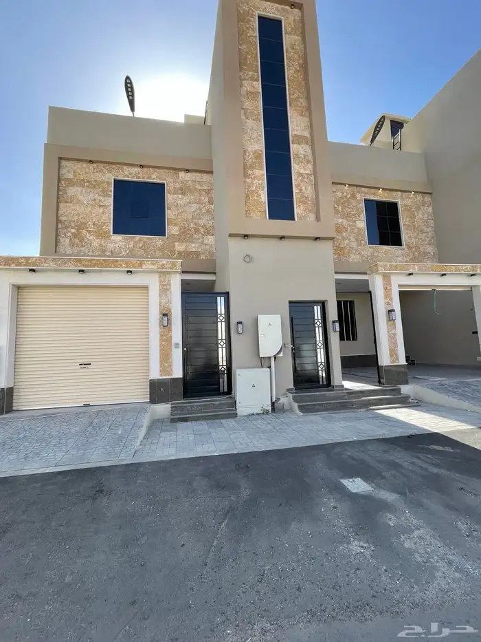 للبيع فيلا روف دورثانى مع ملحق من 770 الف مقابل نادى ضمك 1