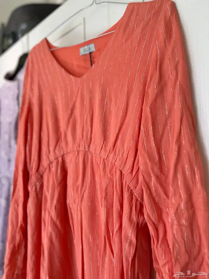 فساتين وجزم بأسعار مناسبه 9