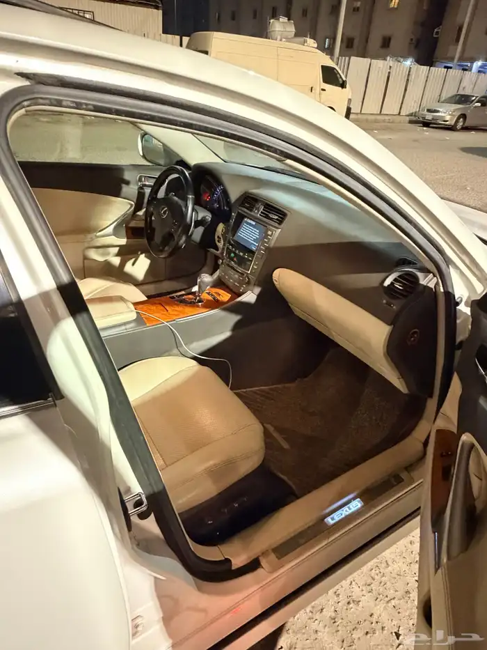 لكزس IS300 فل رادار 2009 10