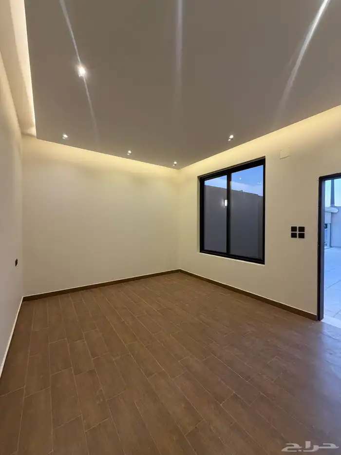 للبيع فيلا كبيره مودرن البكيريه حي الرياض 10
