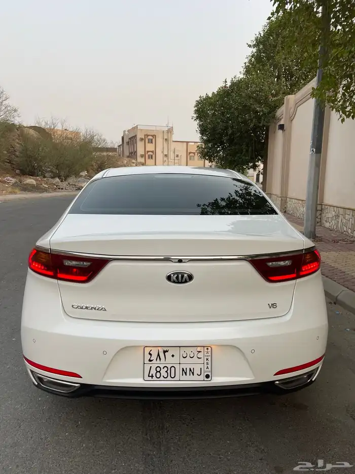 كيا كادينزا 2018 شبه الاصفار 4