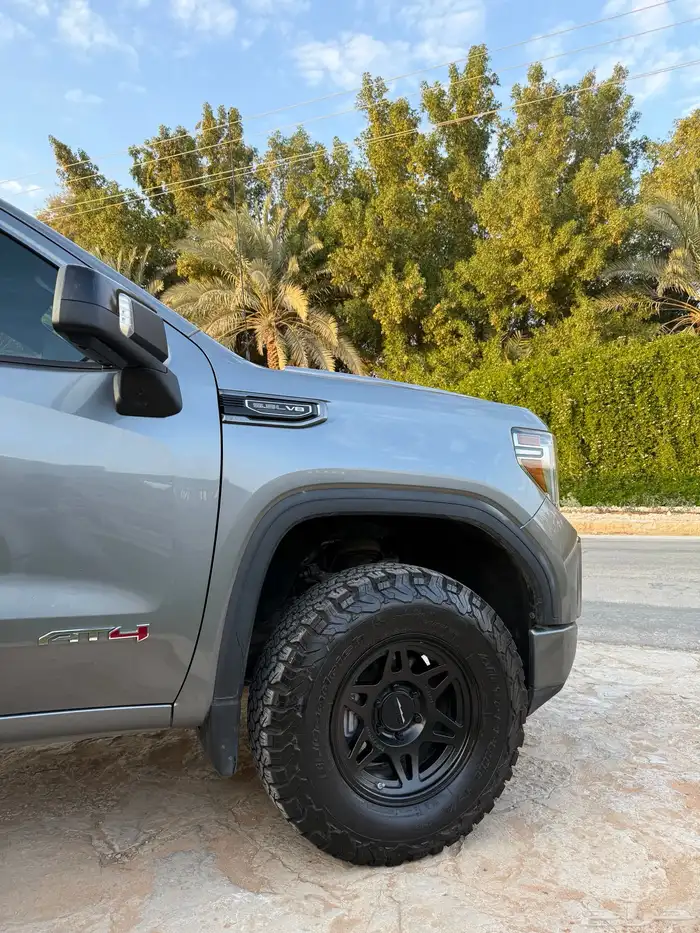 سييرا AT4 نظيف رمادي 52