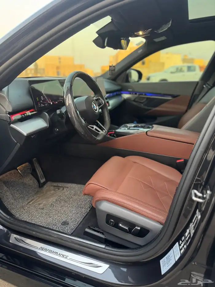 بي ام دابليو 530i m 2024 19