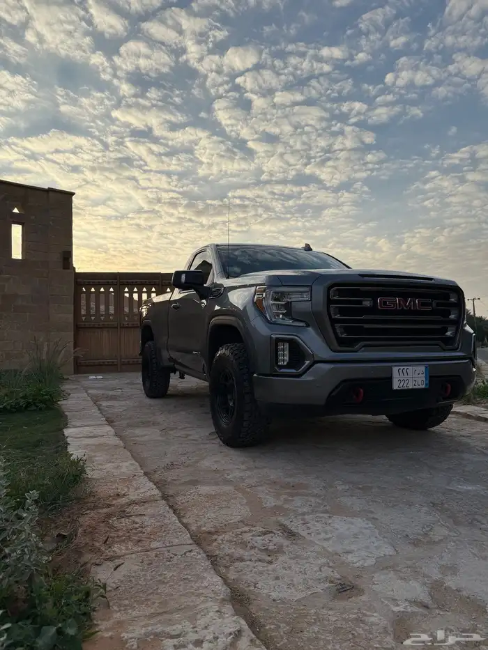 سييرا AT4 نظيف رمادي 2