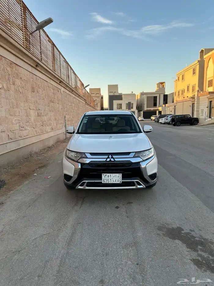 مستبيشى اوتنلاندر 2019 0