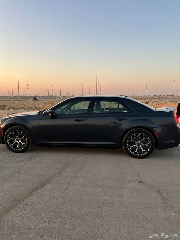 للبيع كرايزلر 2018 - C300s 4