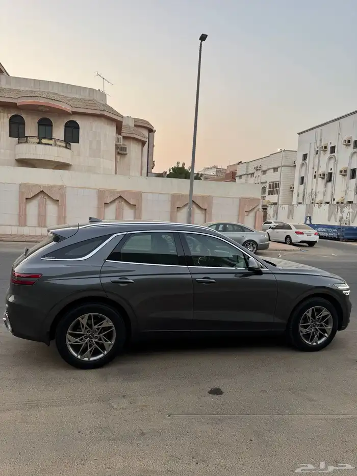 جنسس GV70 موديل 2021 3
