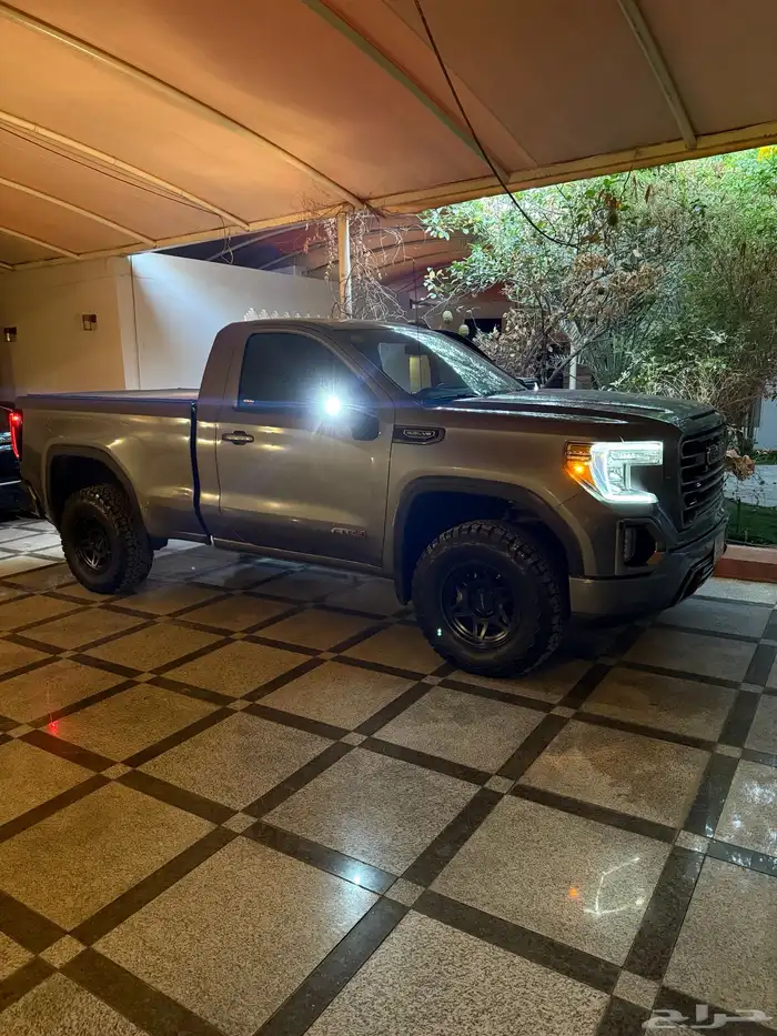 سييرا AT4 نظيف رمادي 20