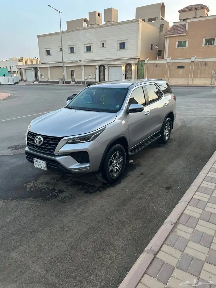 ((ديزل)) فورتشنر دبل 2022 فضي نظيف جدا 4