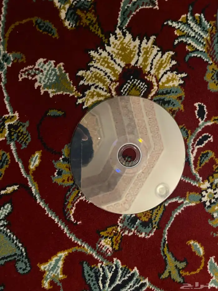 سوني 4 معه خمسه أقراص ويده وحده R3 خربان بس يمديك تصلحه 0